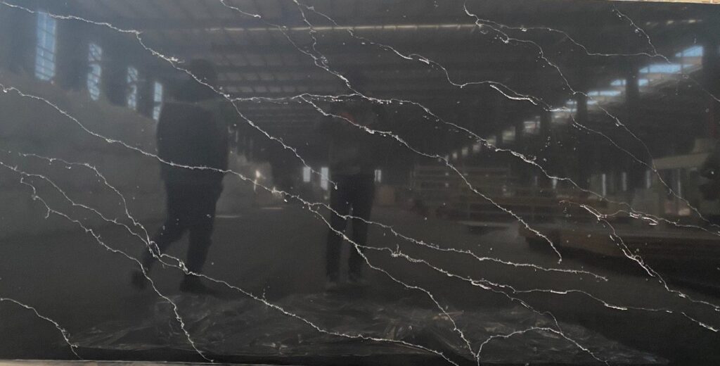 Compozit quarț Black Forest – Kawa Stone