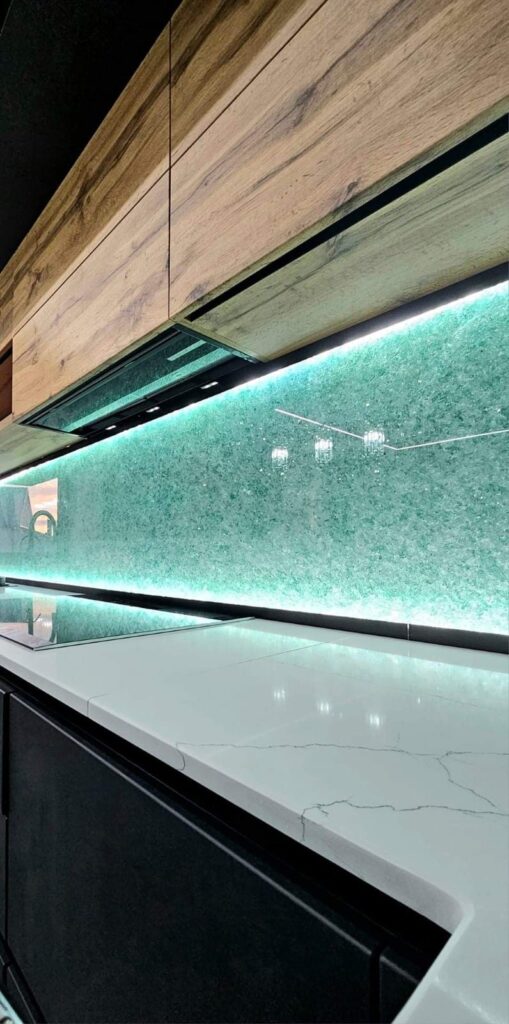 Blat de bucătărie din piatră naturală – lucrare Kawa Stone