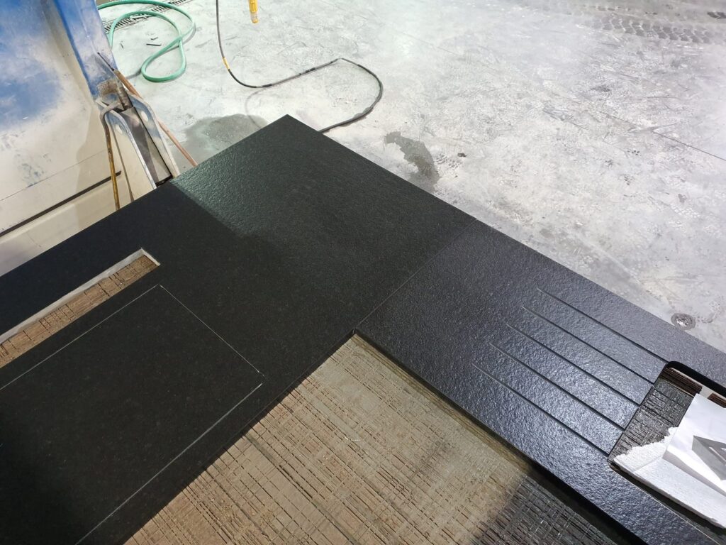 Blat de bucătărie din piatră naturală – lucrare Kawa Stone