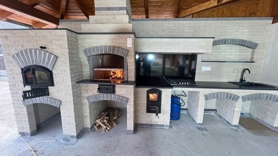 Lucrare la exterior din piatră naturală – Kawa Stone