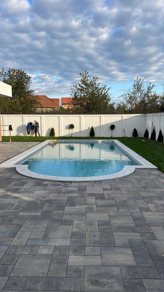 Lucrare la exterior din piatră naturală – Kawa Stone