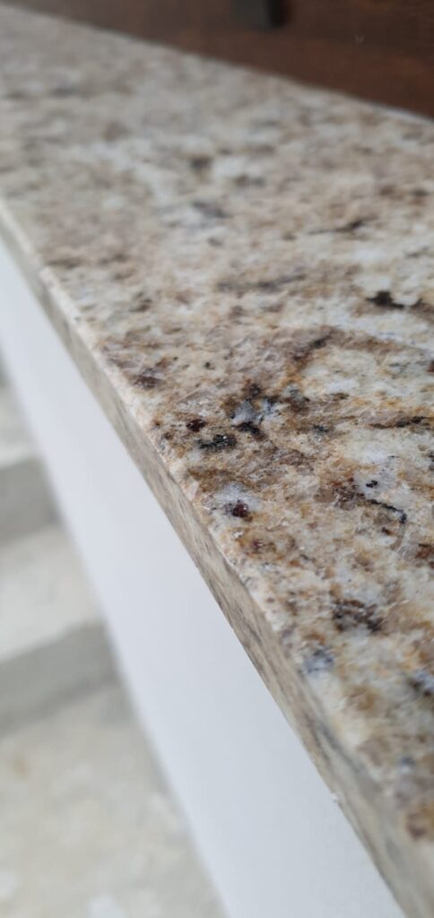 Pervaz din piatră naturală – lucrare Kawa Stone