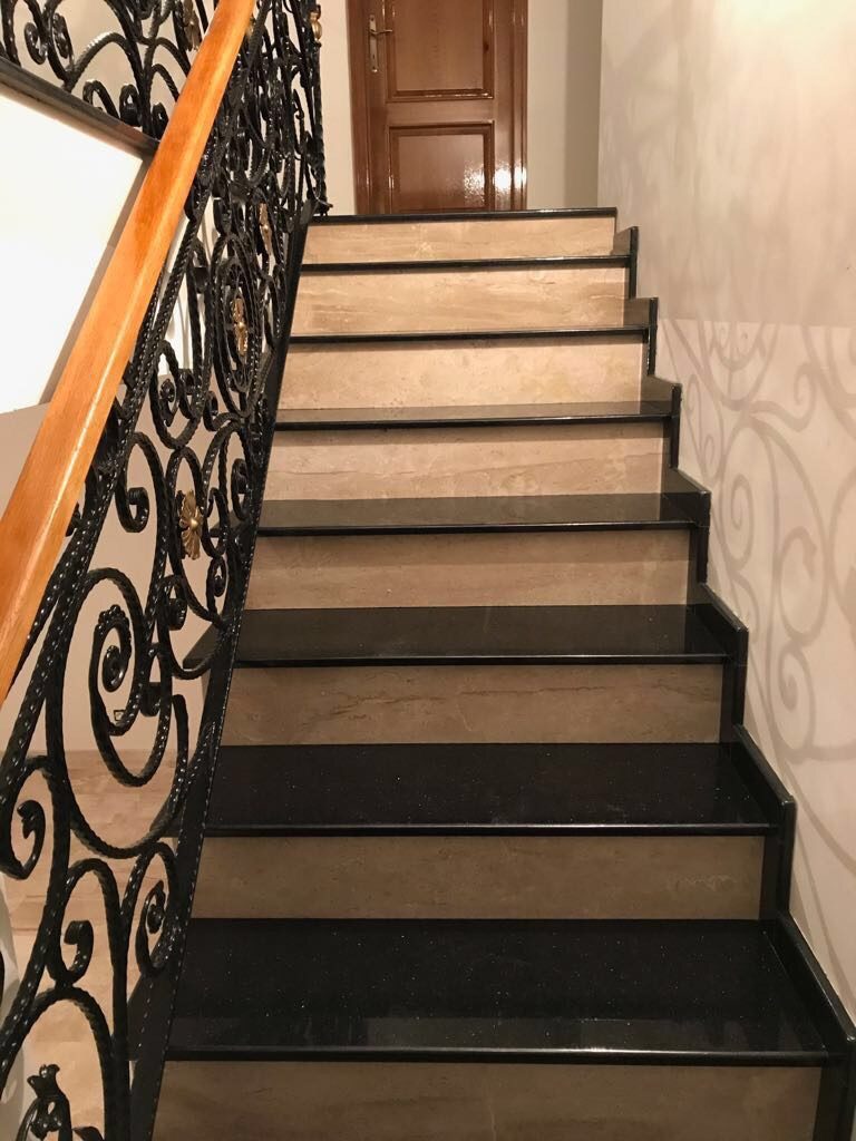 Scară placată cu piatră naturală – lucrare Kawa Stone