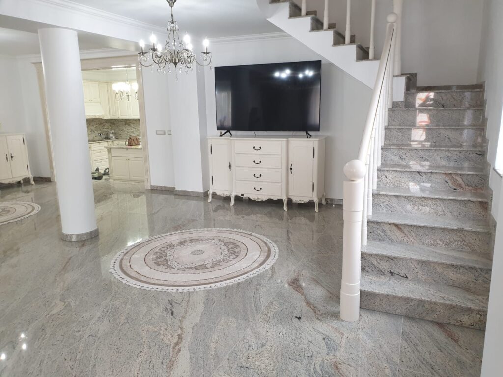 Scară placată cu piatră naturală – lucrare Kawa Stone