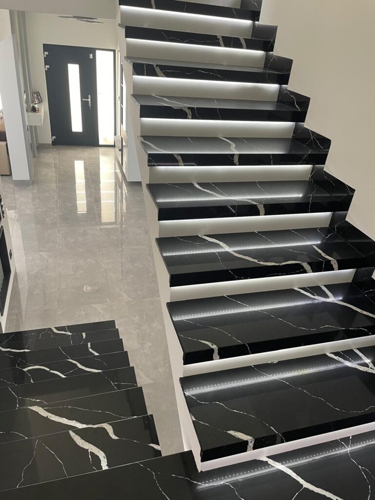 Scară placată cu piatră naturală – lucrare Kawa Stone