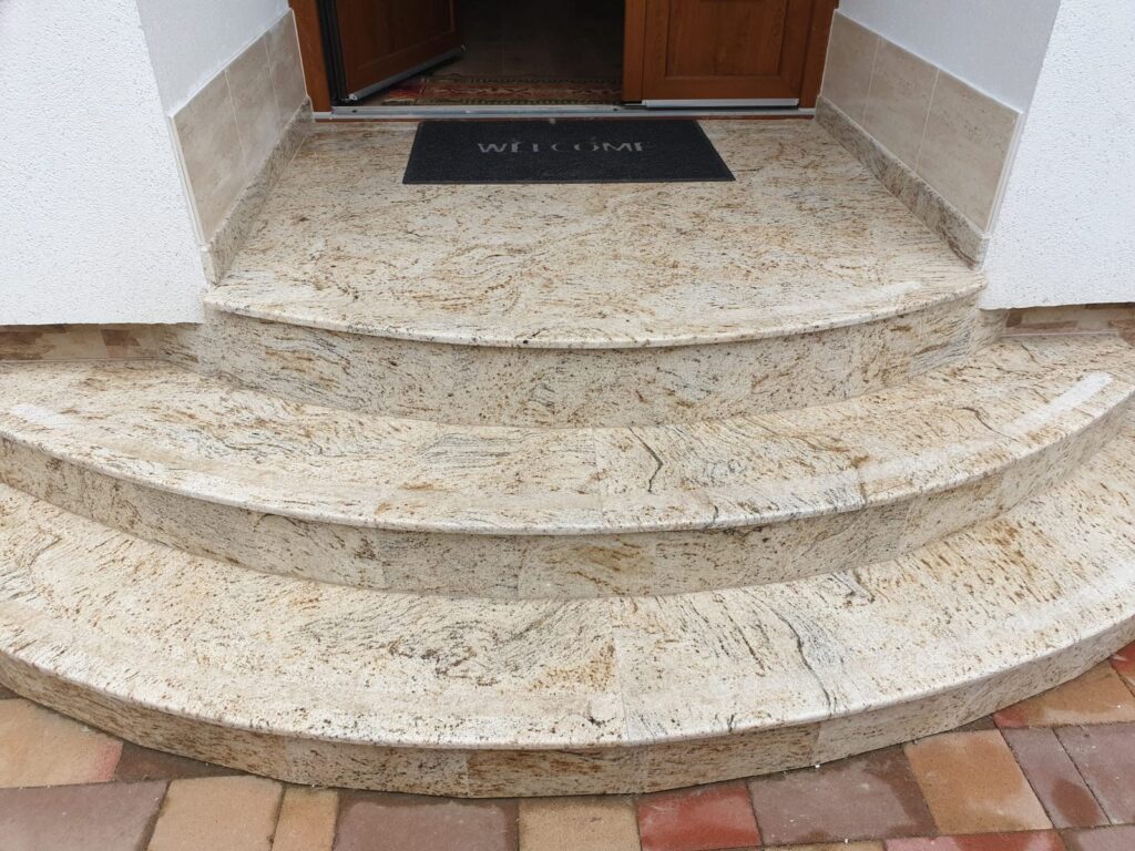 Scară placată cu piatră naturală – lucrare Kawa Stone